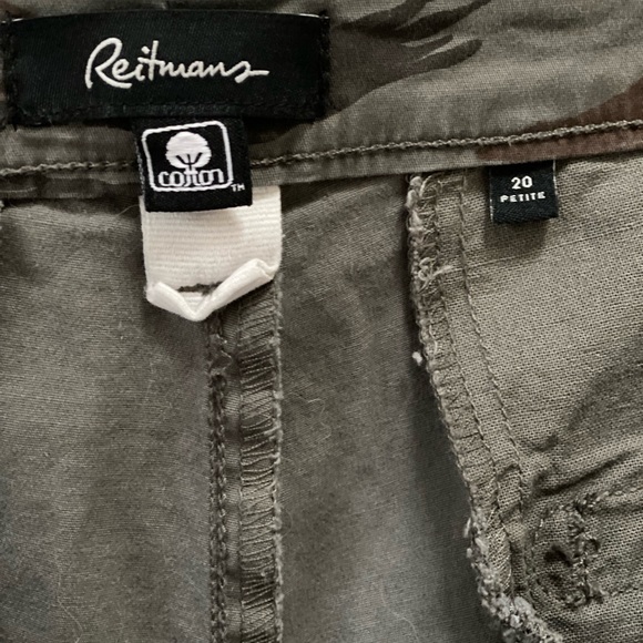 Reitmans size 20 petite twill Camo pants - Picture 2 of 4